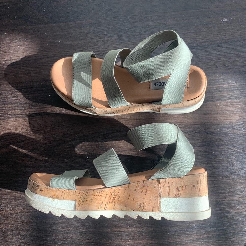 Size 7 Steve Madden Platform Sandals